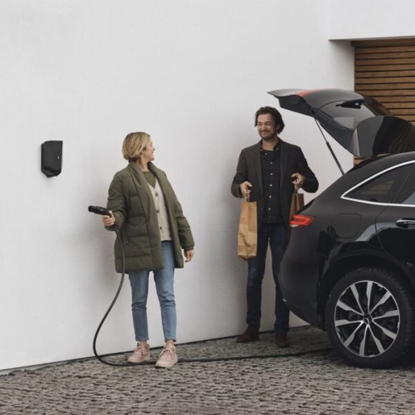 Easee One 7.4 KW Smart EV Charger - Image 2
